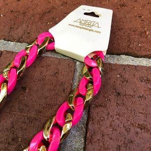 Amrita Singh retro 80s glam Hot pink and gold tone chain necklace